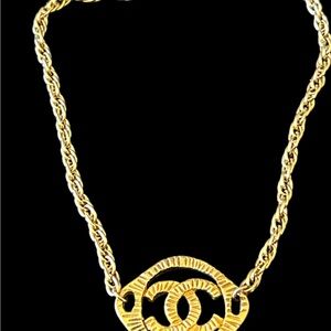 Vintage Chanel Gold Tone Interlocking CC Logo Necklace .